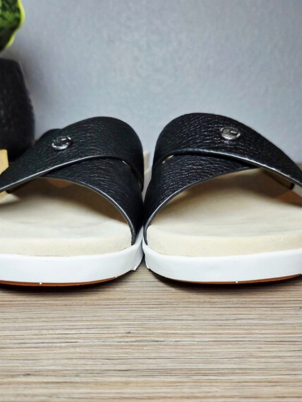 KURU Breeze Orthotic Sandals Women’s 7 Wide-Jet Black Leather Crisscross NEW!!! - Picture 4 of 13